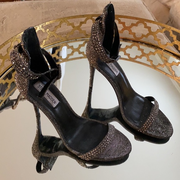 Steve Madden bedazzled heels. Great for the holidays. - Picture 2 of 5